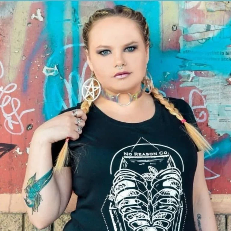 Courteney is the owner of Studio Snark - website